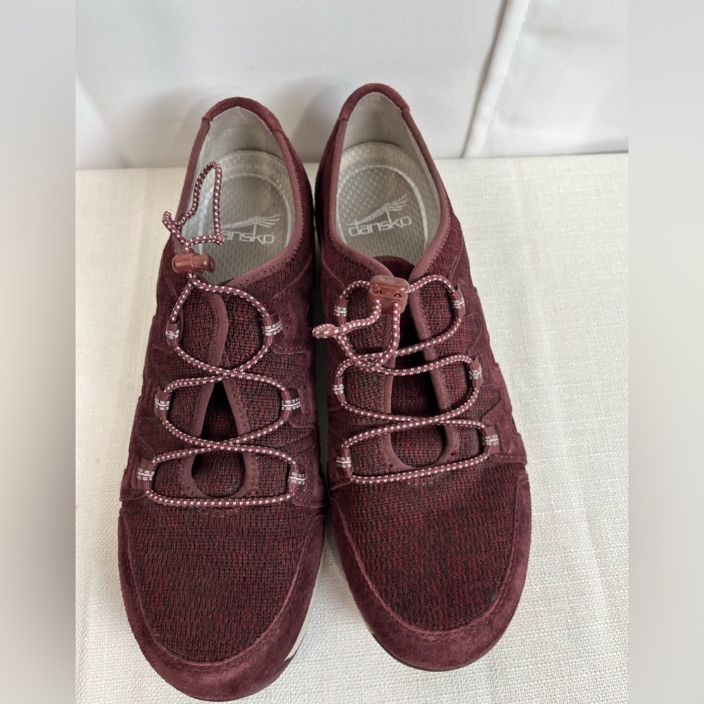 Dansco Womens Sneakers Shoes Toggle Burgundy Size 39